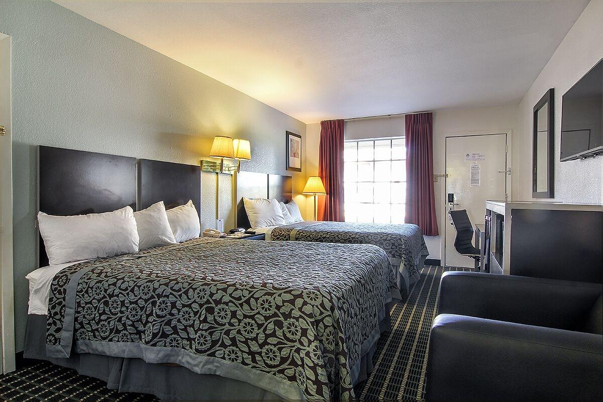 Days Inn By Wyndham Market Center Dallas Love Field Exterior photo